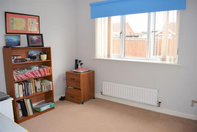 BEDROOM 2