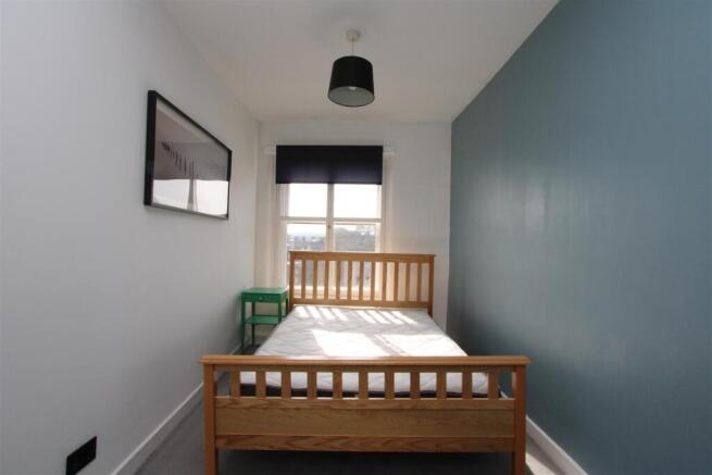 2 bed Apartment to rent Image 6