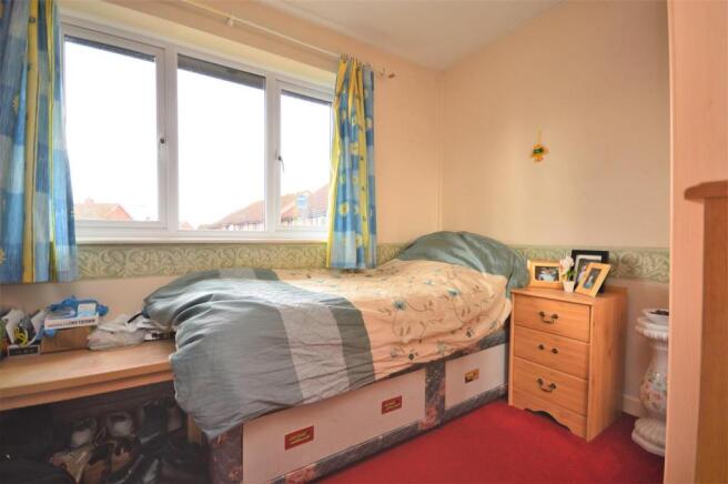 02 bed 2 golden lion.JPG