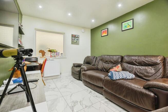 4 bed Detached for sale Image 10