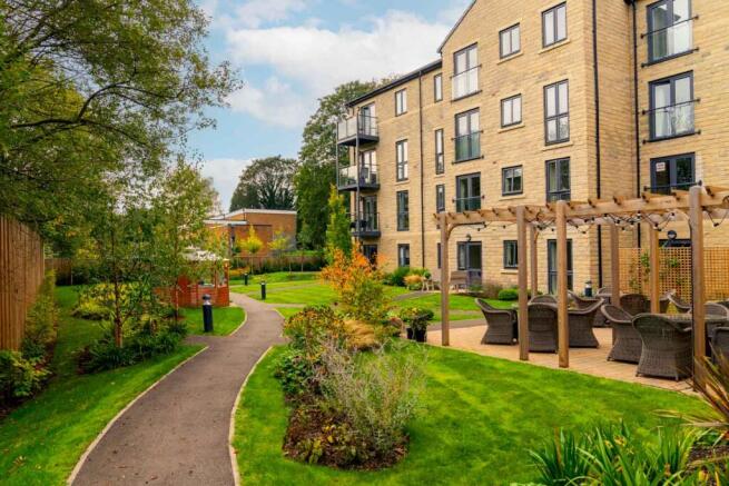 1 bed Retirement Property to rent Image 2