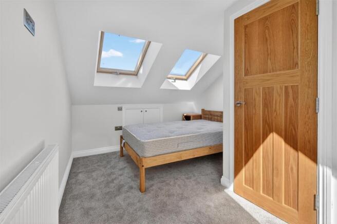 3 bed Terraced for sale Image 12