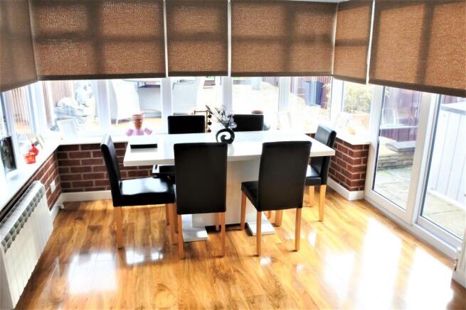 CONSERVATORY/DINING ROOM