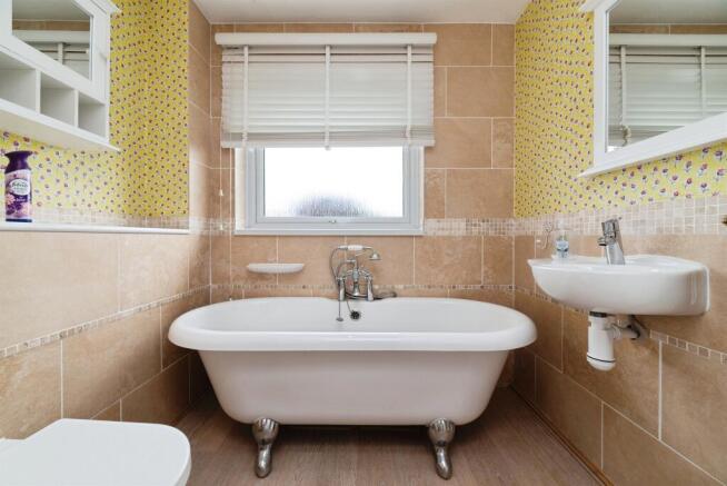 3 bed Semi-Detached for sale Image 12