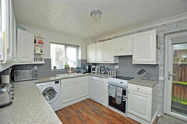 Kitchen1.jpg
