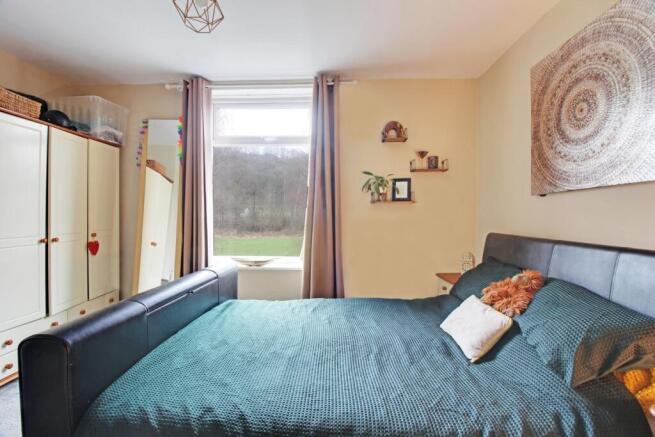 Bedroom 1 - double