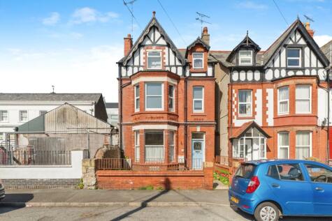 Victoria Street, Llandudno, Conwy, North Wales, LL30