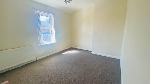 2 bed House to rent Image 4