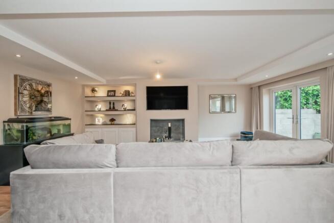 4 bed Detached for sale Image 6