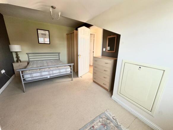 2 bed Apartment to rent Image 8