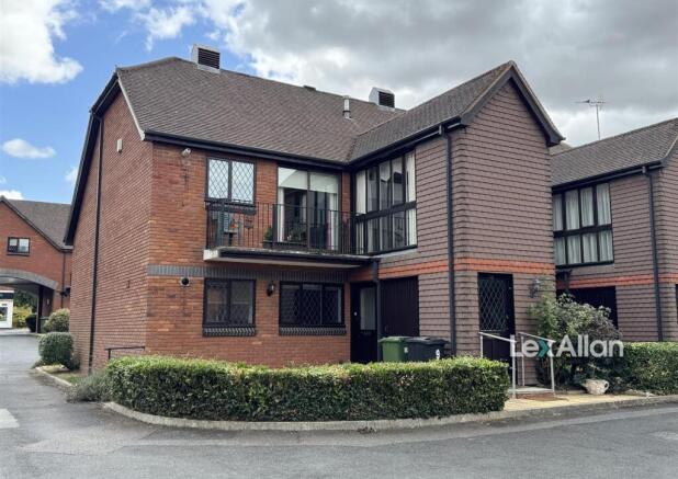 Stuarts Court Hagley 2.jpg