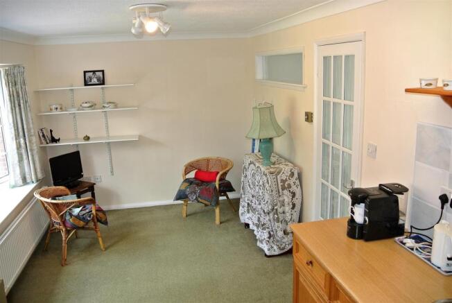 Annexe Living Room.J