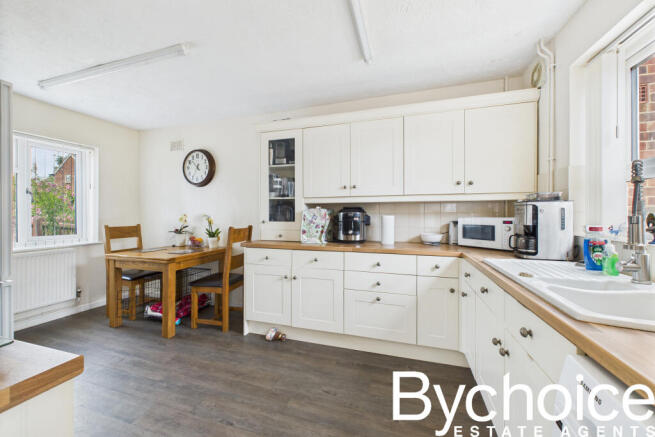 CAM05454G0-PR0028-STILL003