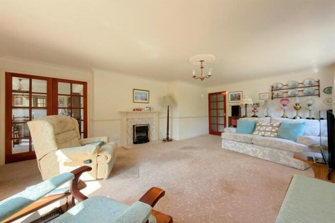 3 bed Bungalow for sale Image 8