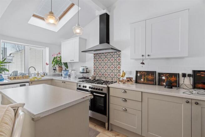 4 bed Terraced for sale Image 11