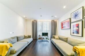 61, 14 Glacier House, Charles Clowes Walk, London SW11 7AJ