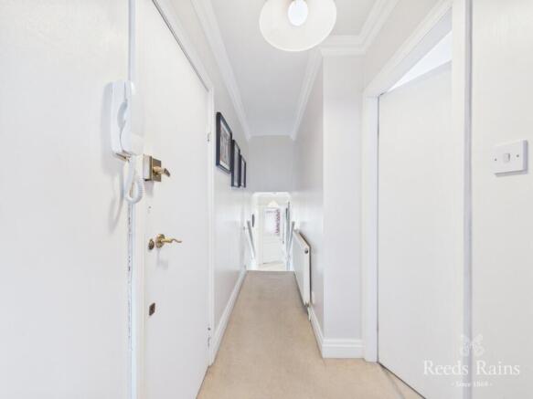 2 bed Apartment for sale Image 11