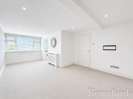 Briscoe Road, Rainham, RM13
