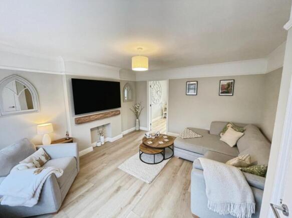 7fc7b005--4741-BA21-5F654396722C-13636-00000FFCF4B