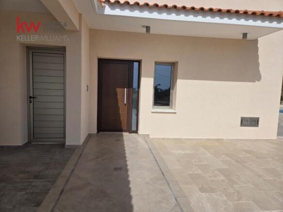 For sale, Akoursos,