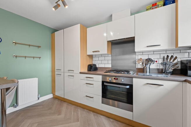 3 bed Semi-Detached for sale Image 4