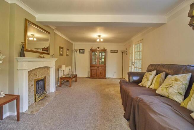 Extended Lounge to Rear