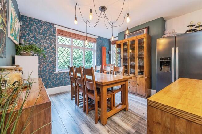 4 bed Detached for sale Image 6