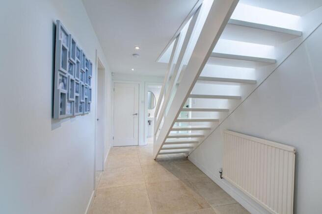 4 bed Detached for sale Image 11