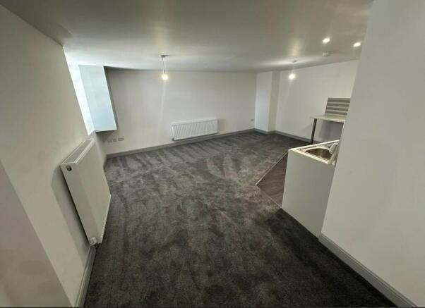 2 bed Apartment to rent Image 5