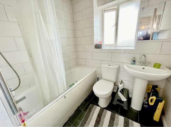 BATHROOM/WC