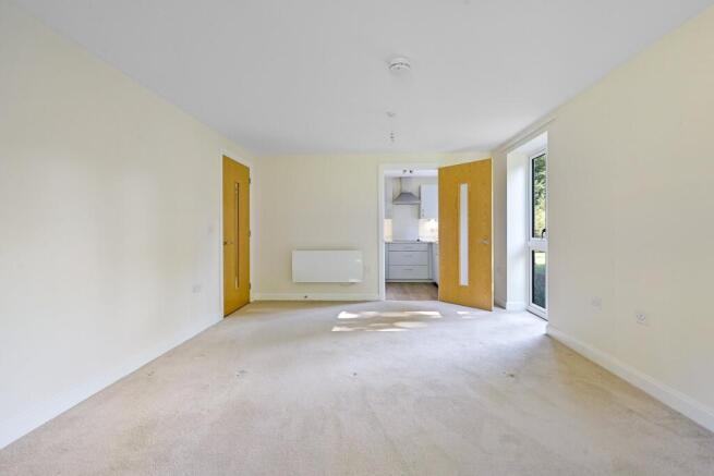 2 bed Retirement Property to rent Image 4