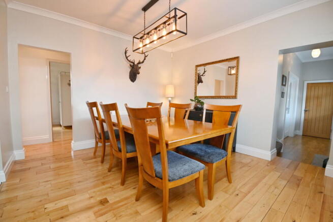 5 bed Detached for sale Image 10