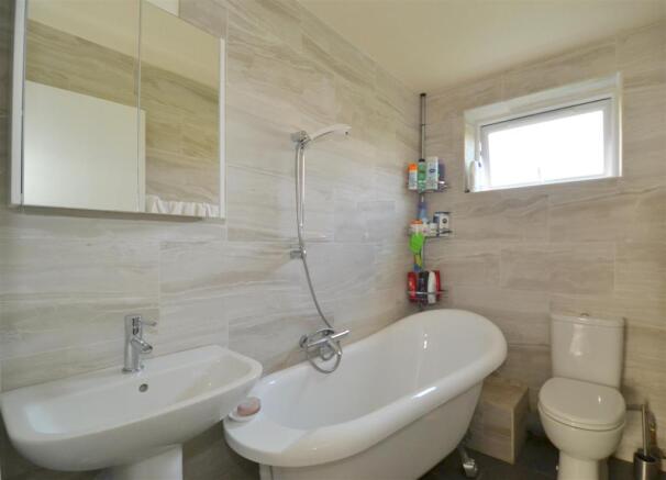 bathroom 2.JPG