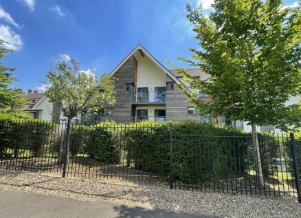 Mandeville Court, Darkes Lane, Potters Bar