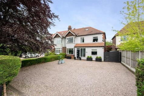 Wilmslow Road, Mottram St. Andrew