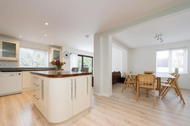 Kitchen/Dining