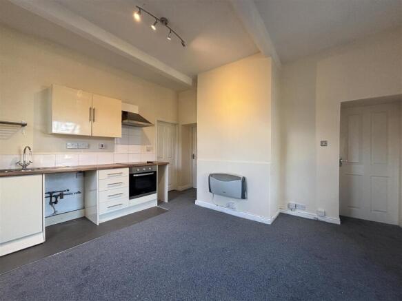 1 bed Apartment to rent Image 5