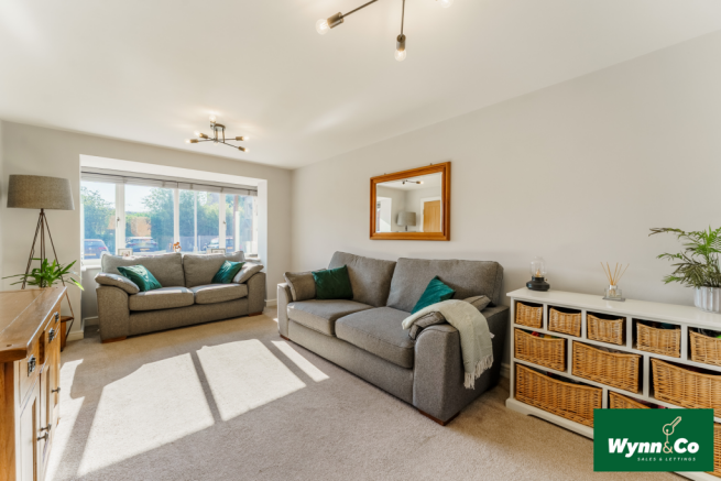 5 bed Detached for sale Image 7