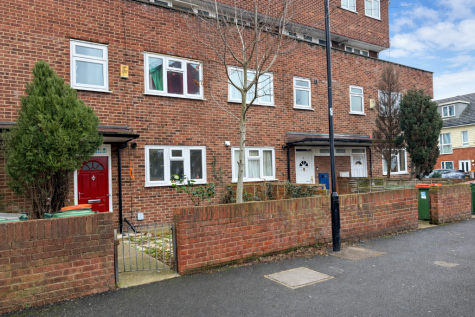 Gainsborough Avenue, London, E12