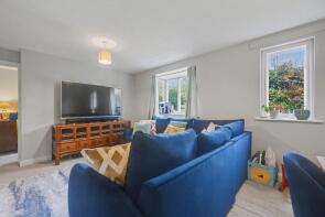 Flat 3, Everett Court, Watling Street, Radlett WD7 7NG
