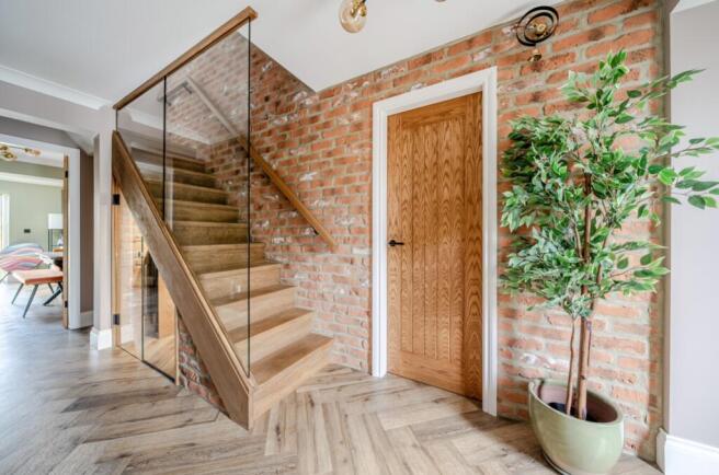 4 bed Detached for sale Image 5
