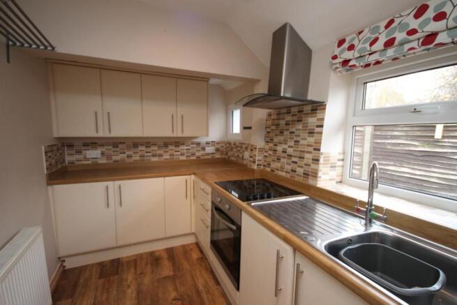 FITTED KITCHEN