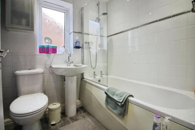 2 bed Flat for sale Image 10
