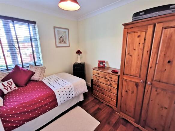 BEDROOM 4