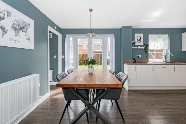 4 bed Detached for sale Image 4