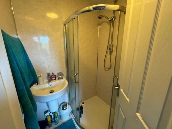 1 bed House Share to rent Image 8