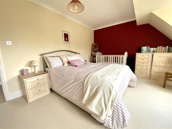 BEDROOM 2