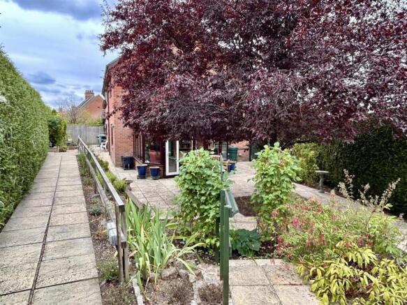 Garden 1.JPEG