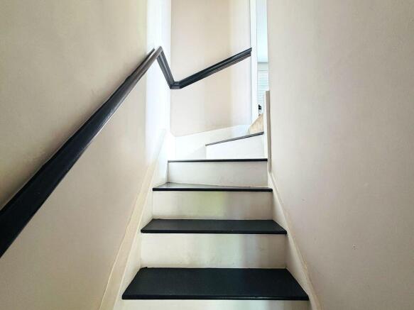 2 bed Semi-Detached for sale Image 10
