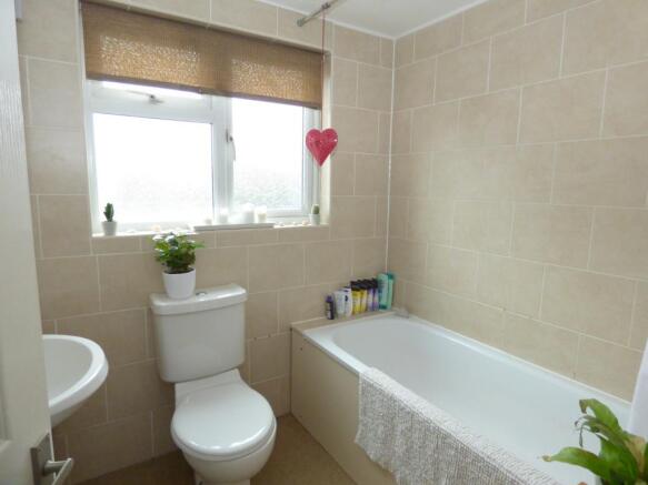 Bathroom first floor
